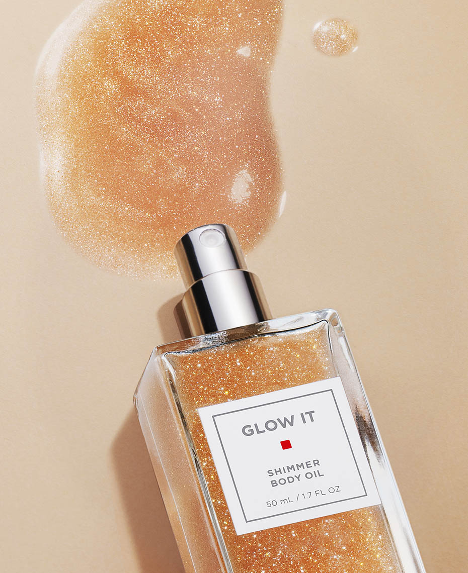 EWC Glow It Body Oil Closeup